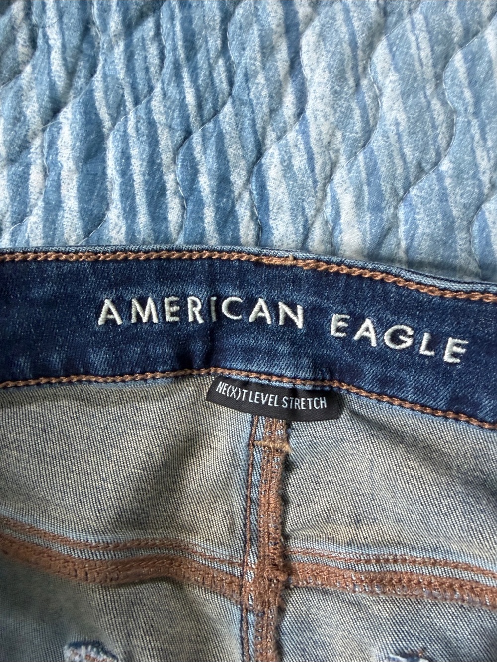3 pairs of jean shorts -Pistola White sz29 - DL1961 sz 29- American Eagle sz 10 - Picture 16 of 16